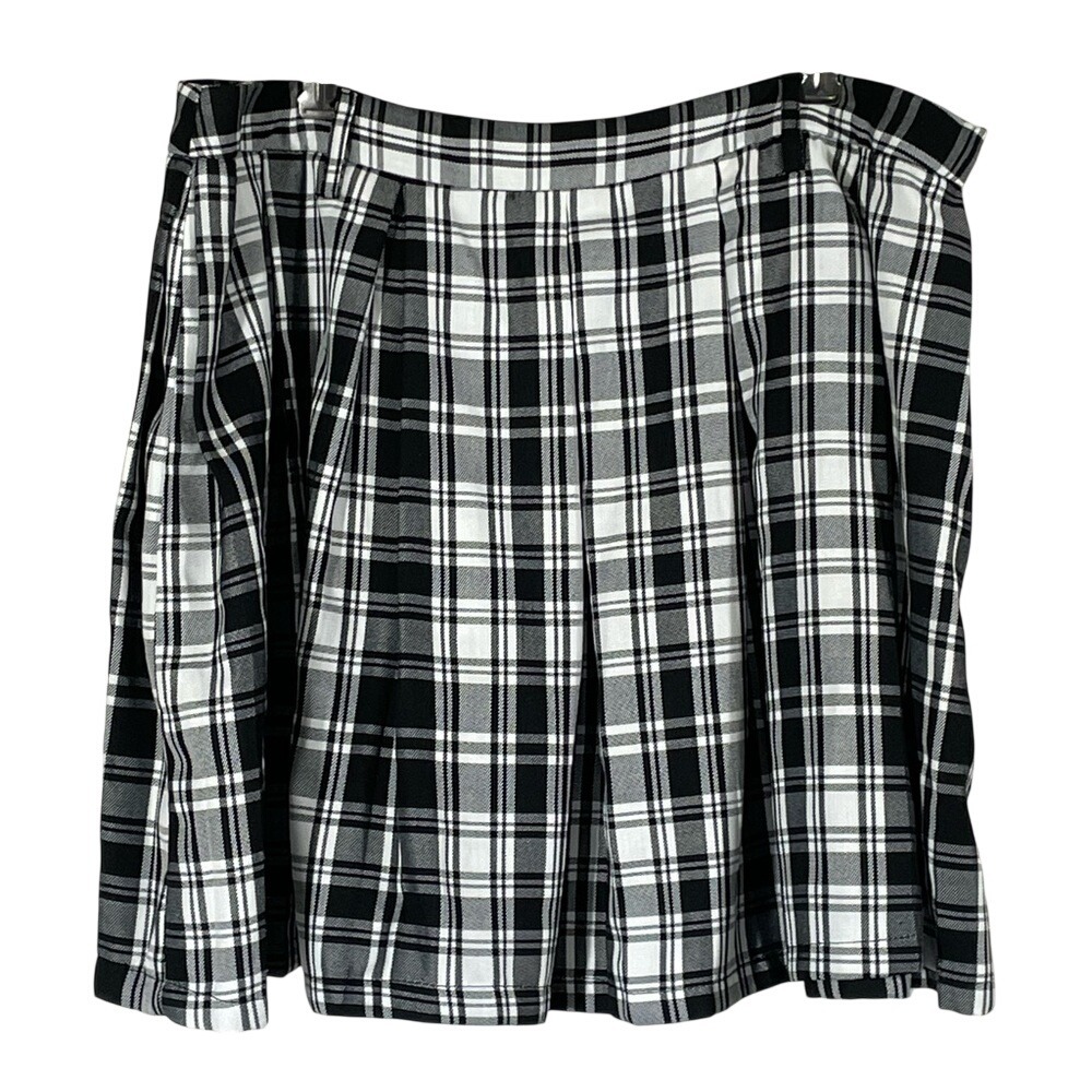 Black & White Plaid Pleated Schoolgirl Skirt Size‎ XL